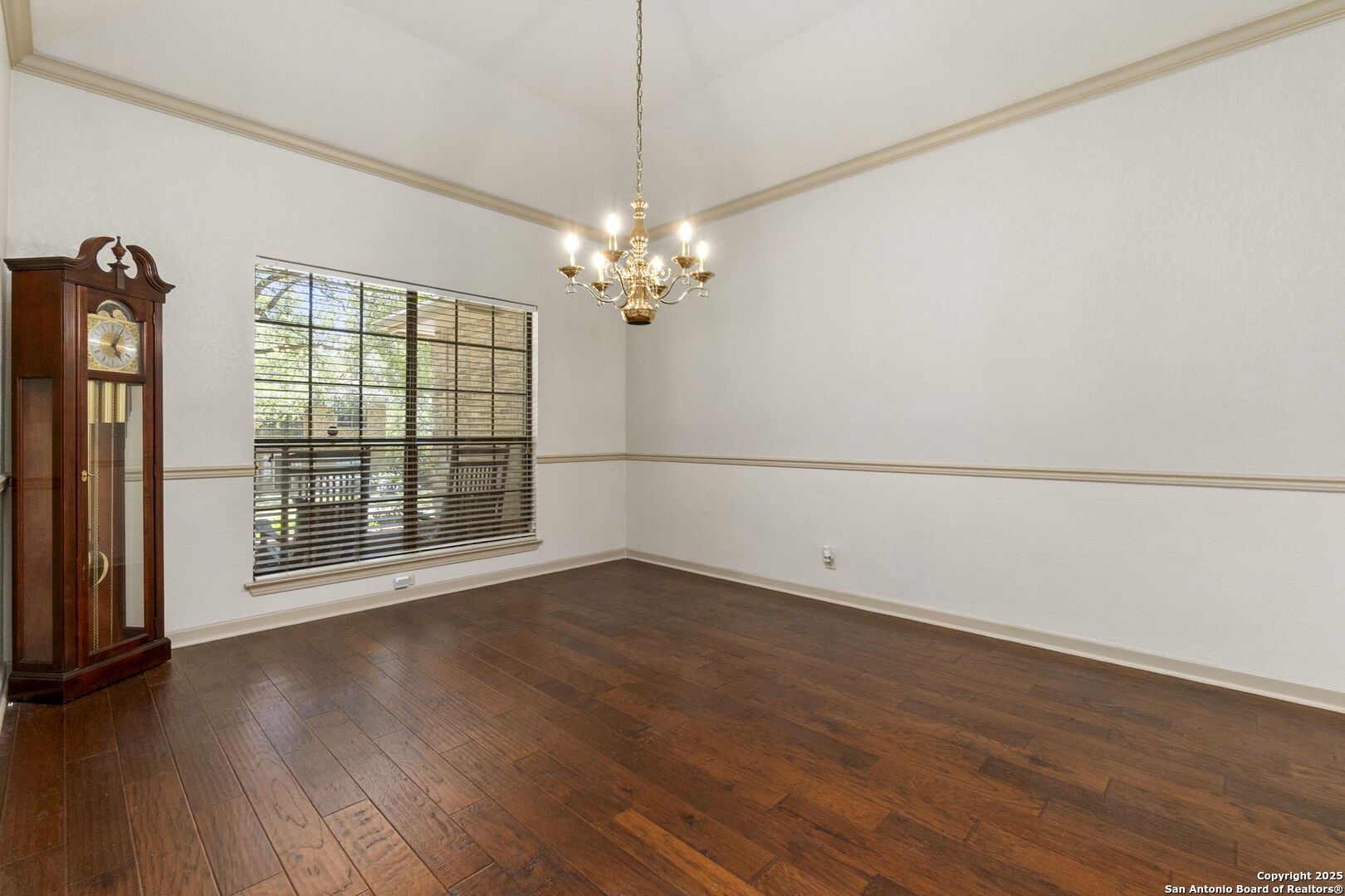 1611 Eagle Point