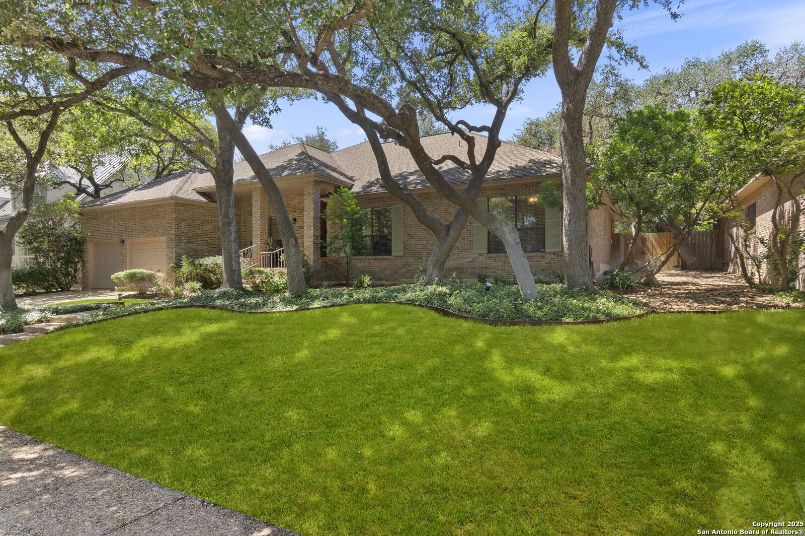 1611 Eagle Point