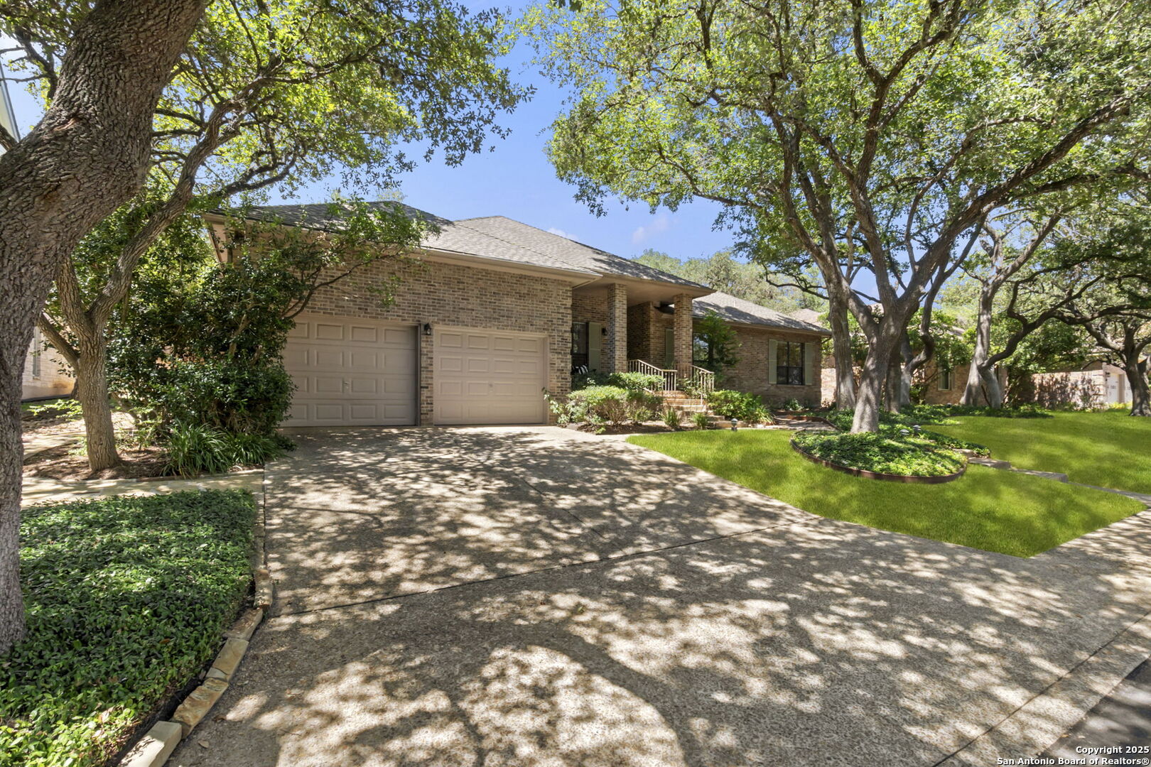 1611 Eagle Point
