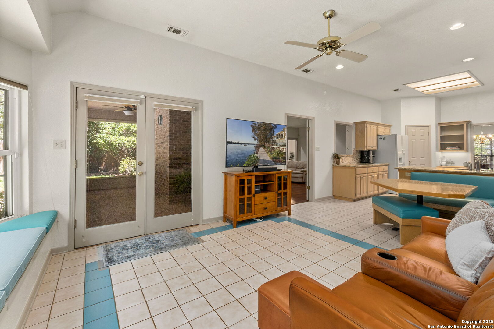 1611 Eagle Point