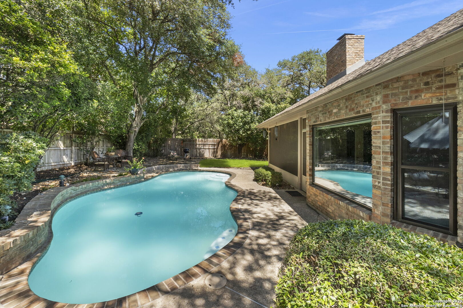 1611 Eagle Point