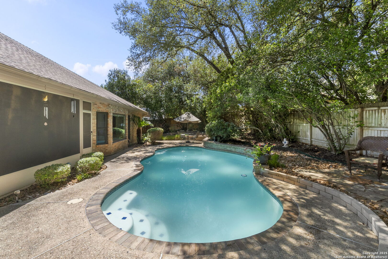 1611 Eagle Point