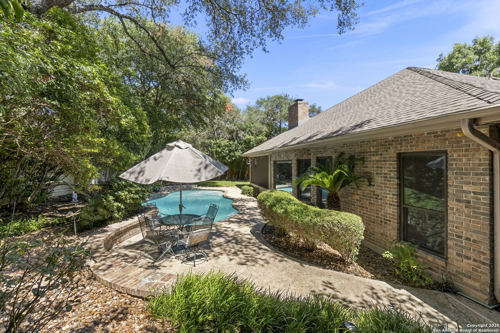 1611 Eagle Point