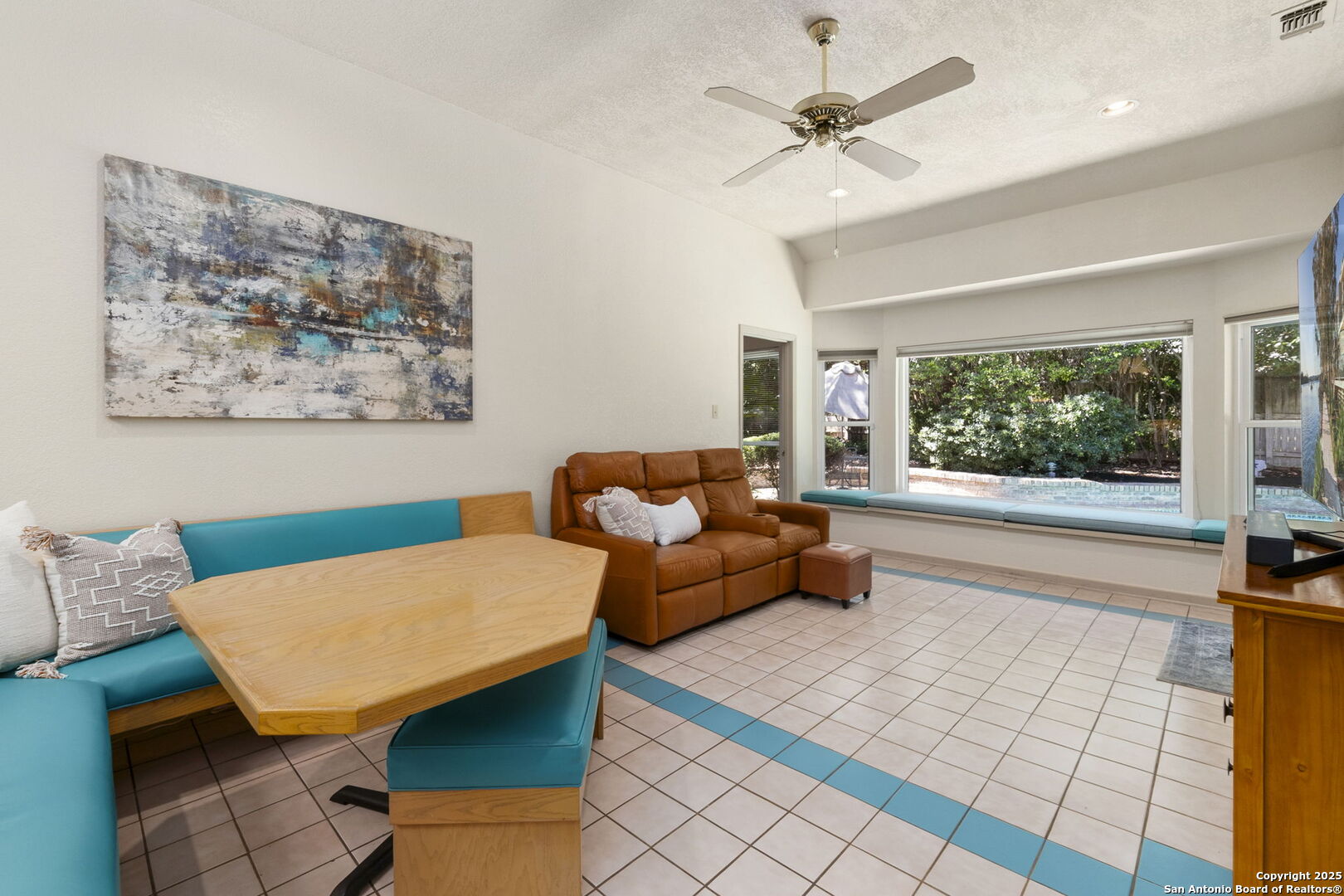 1611 Eagle Point