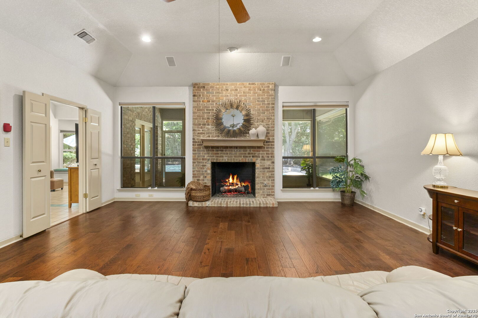 1611 Eagle Point