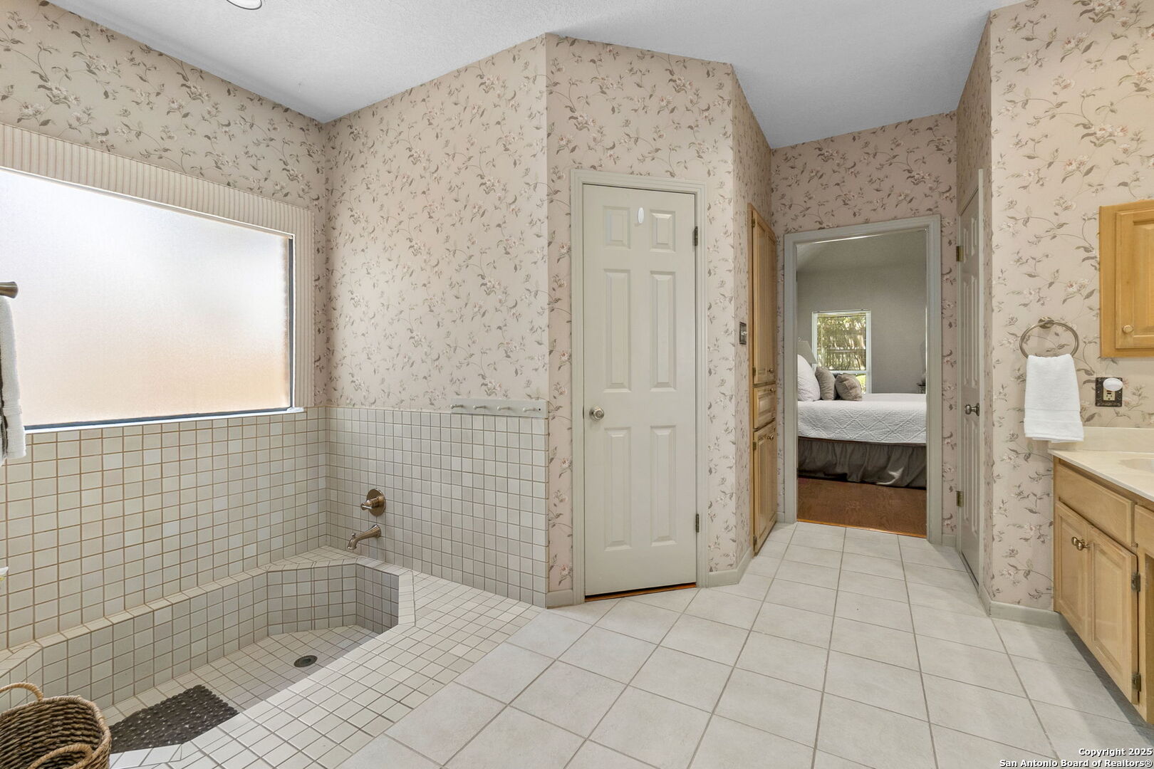 1611 Eagle Point