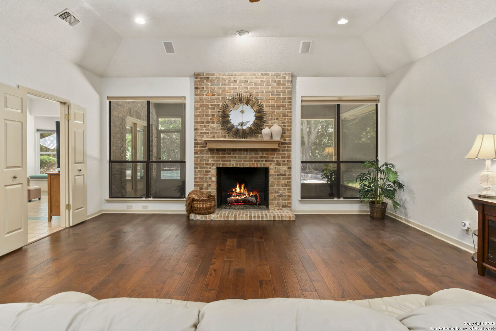 1611 Eagle Point