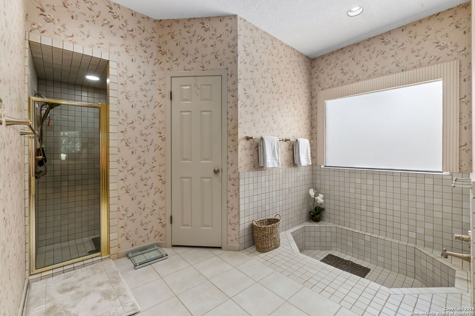 1611 Eagle Point