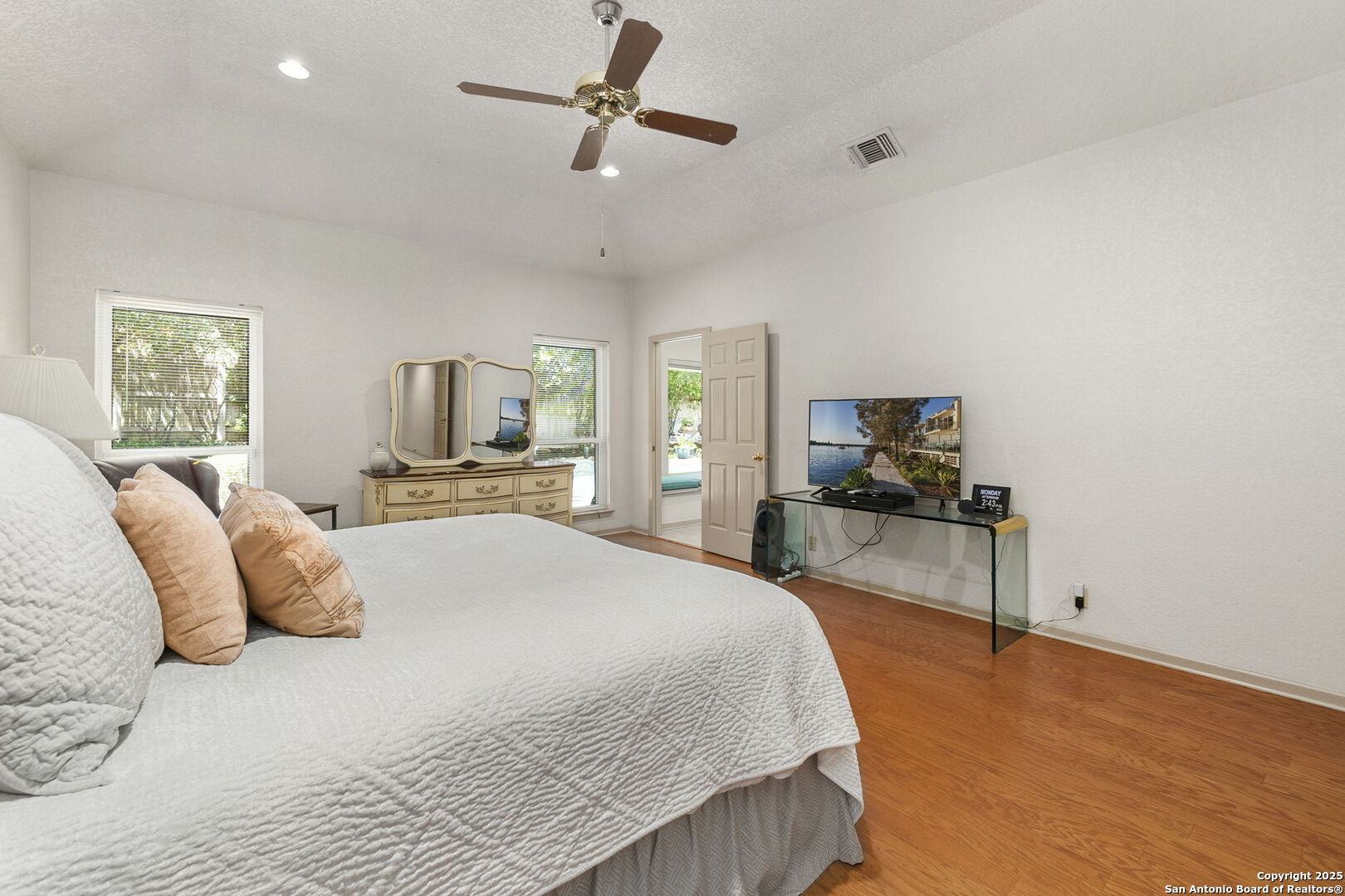 1611 Eagle Point