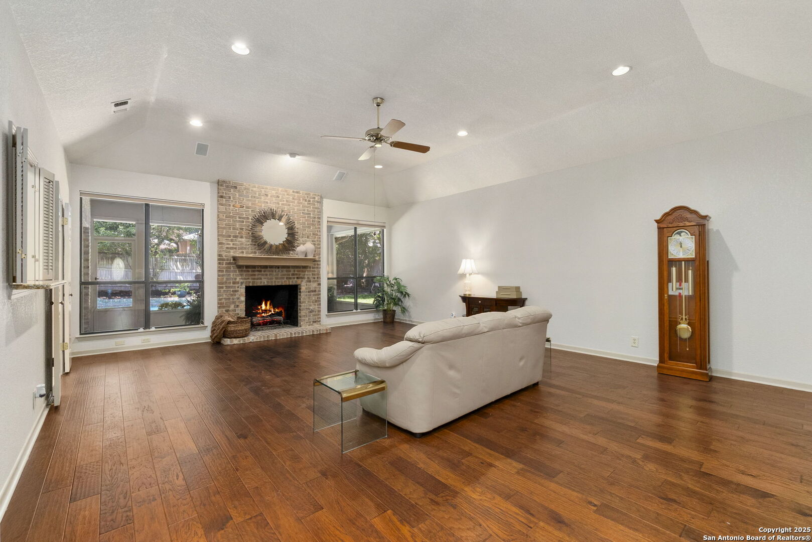 1611 Eagle Point
