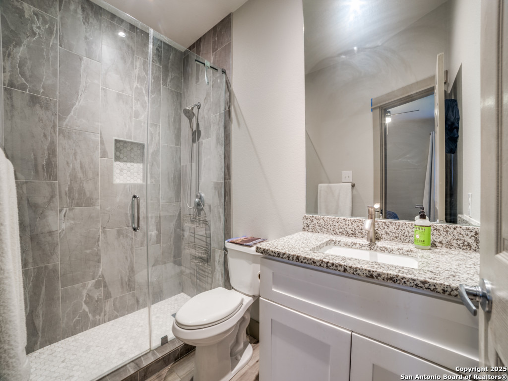 7610 Crown Ledge