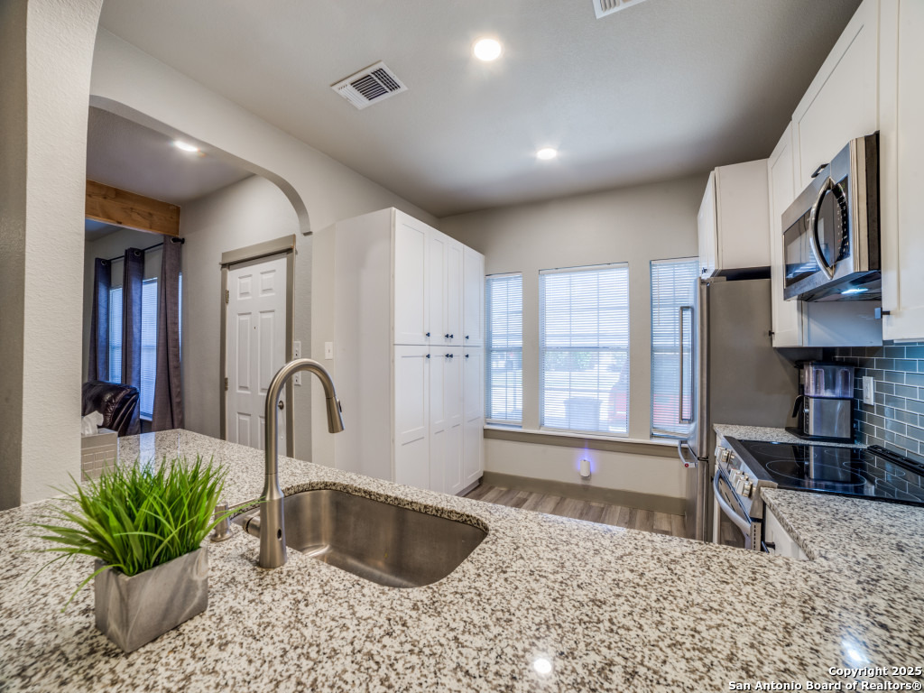 7610 Crown Ledge