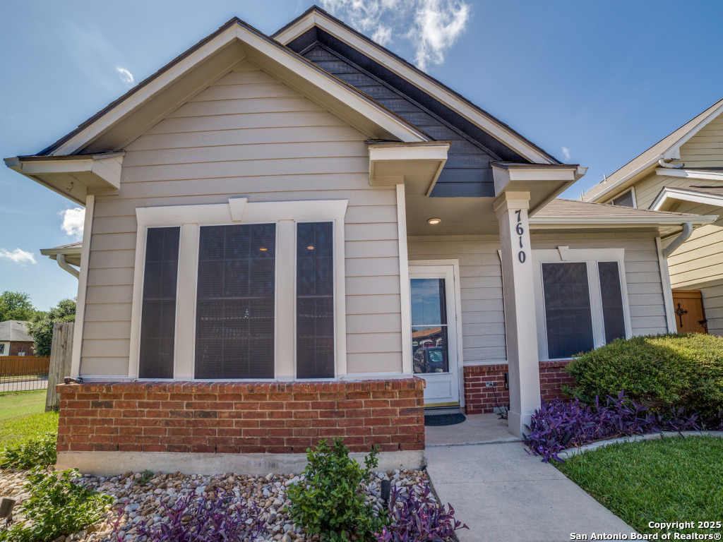 7610 Crown Ledge