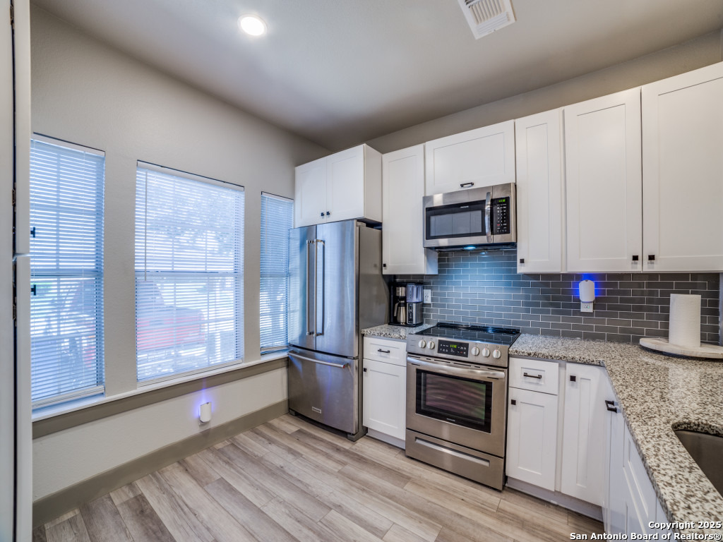 7610 Crown Ledge
