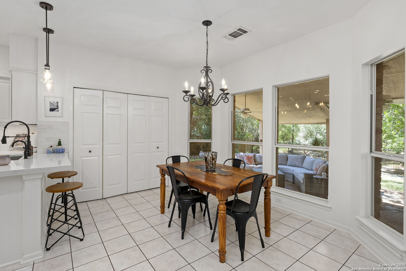 42 Courtside Cir