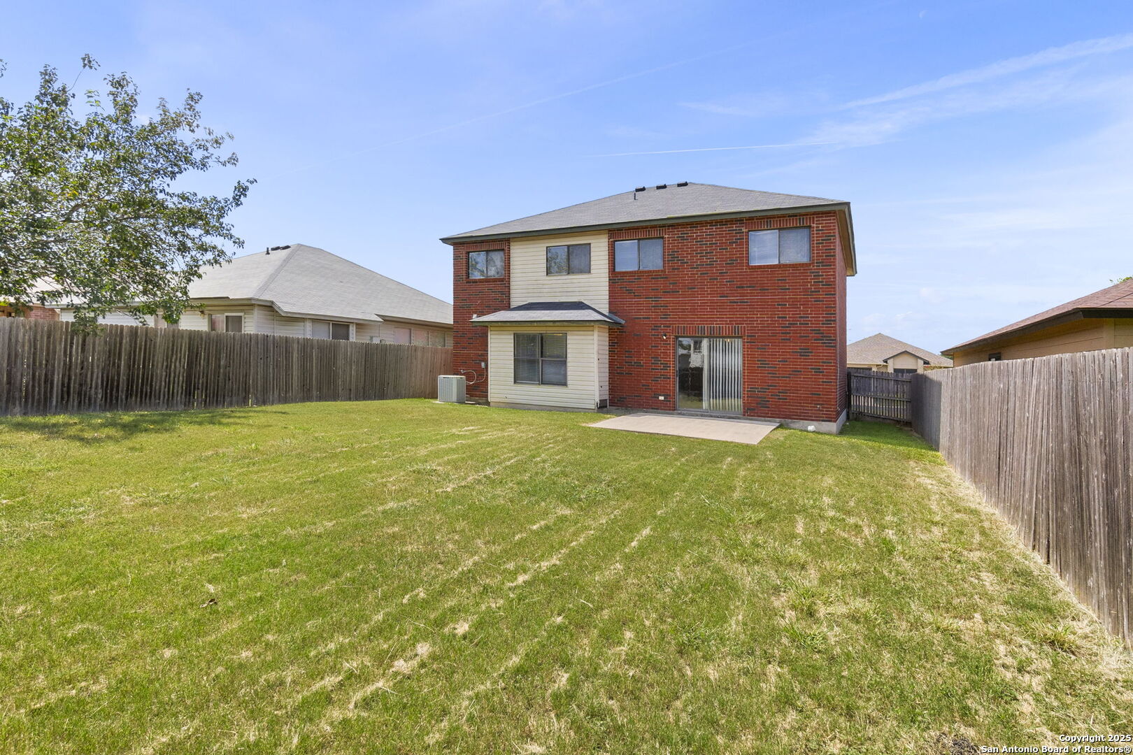 8023 Chestnut Cedar