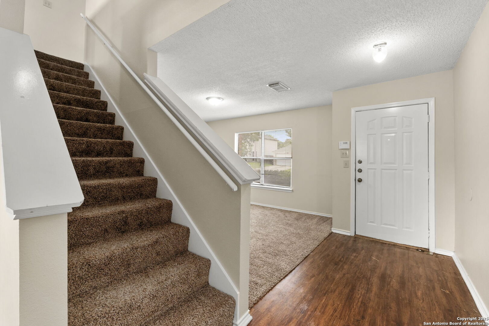 8023 Chestnut Cedar