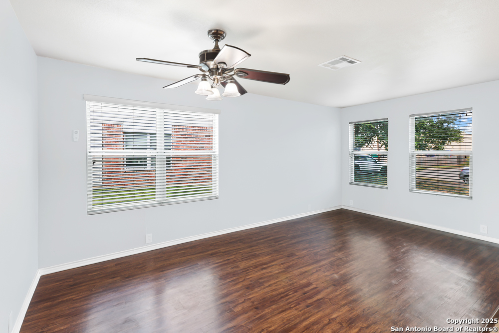 9030 Timber Laurel