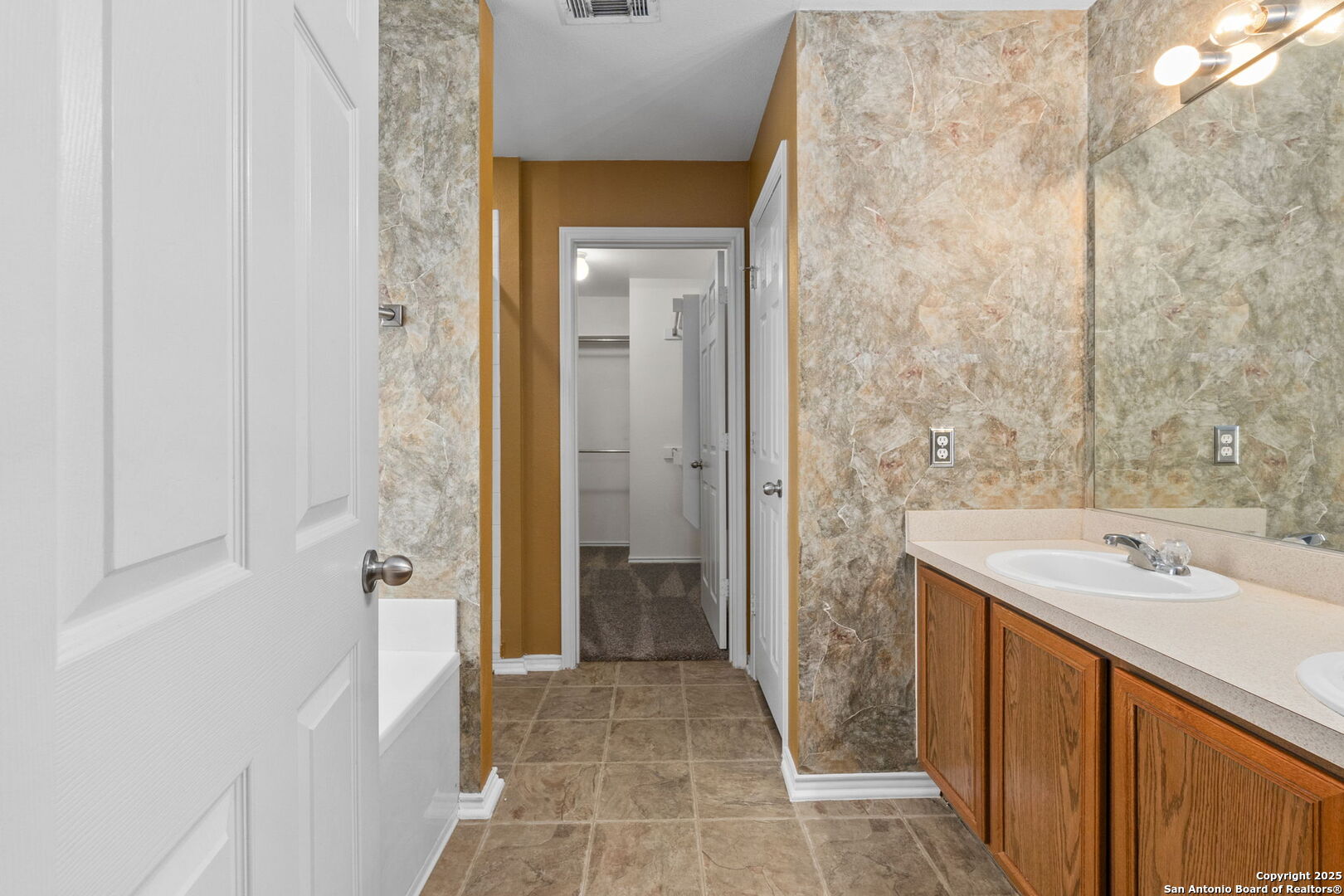 9030 Timber Laurel