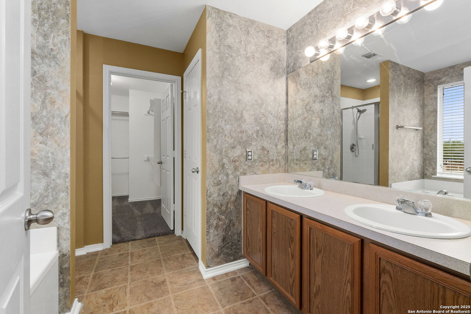9030 Timber Laurel