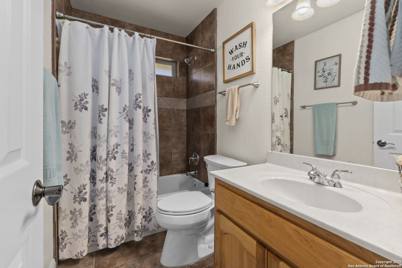 1233 Hillside Oaks Dr