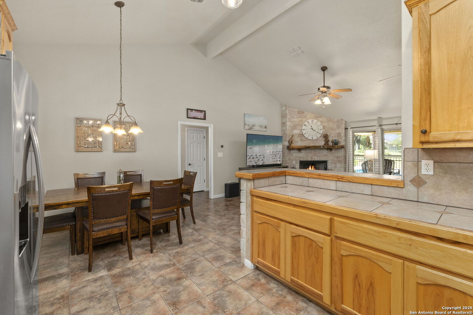 1233 Hillside Oaks Dr