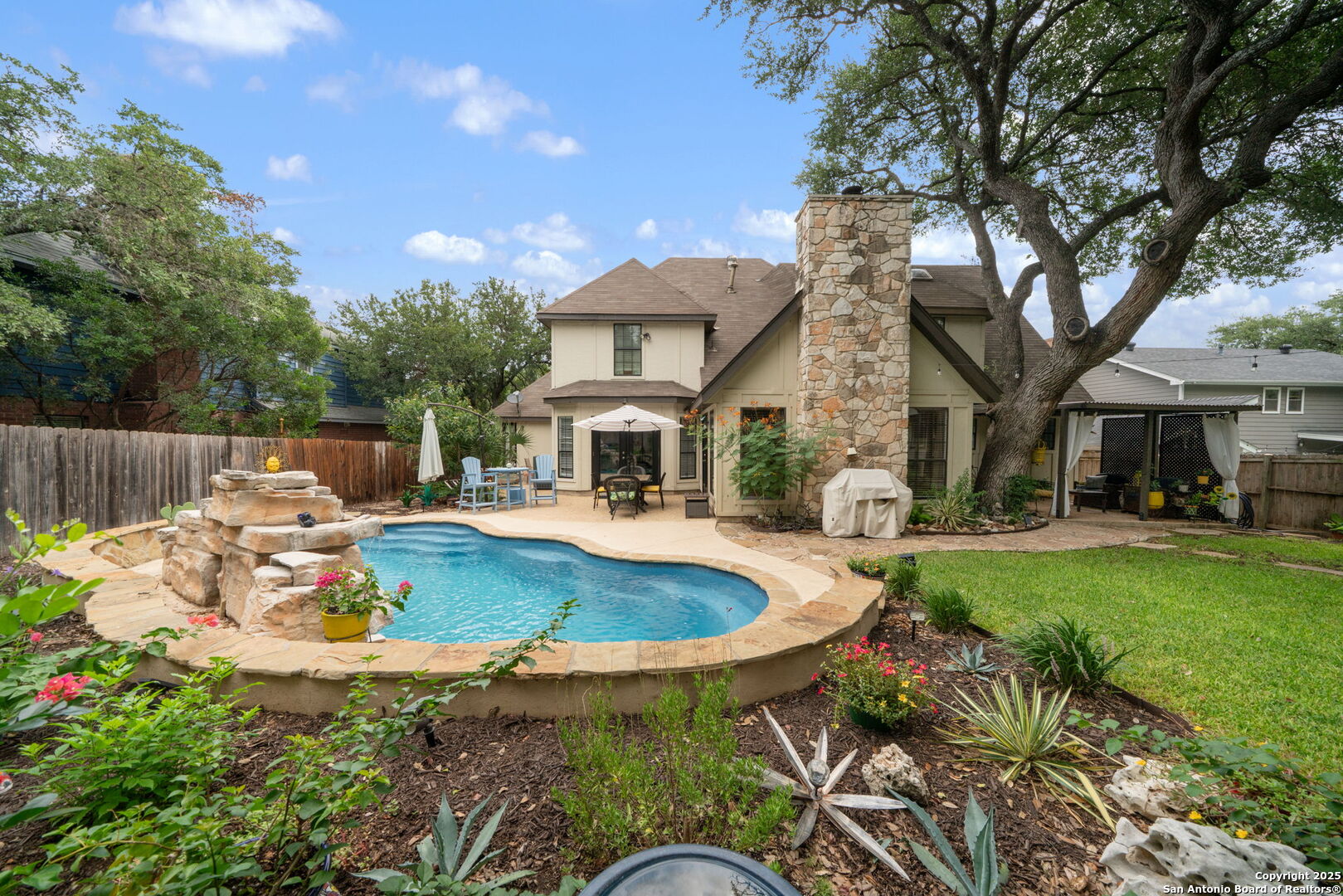 15427 Pebble Gate