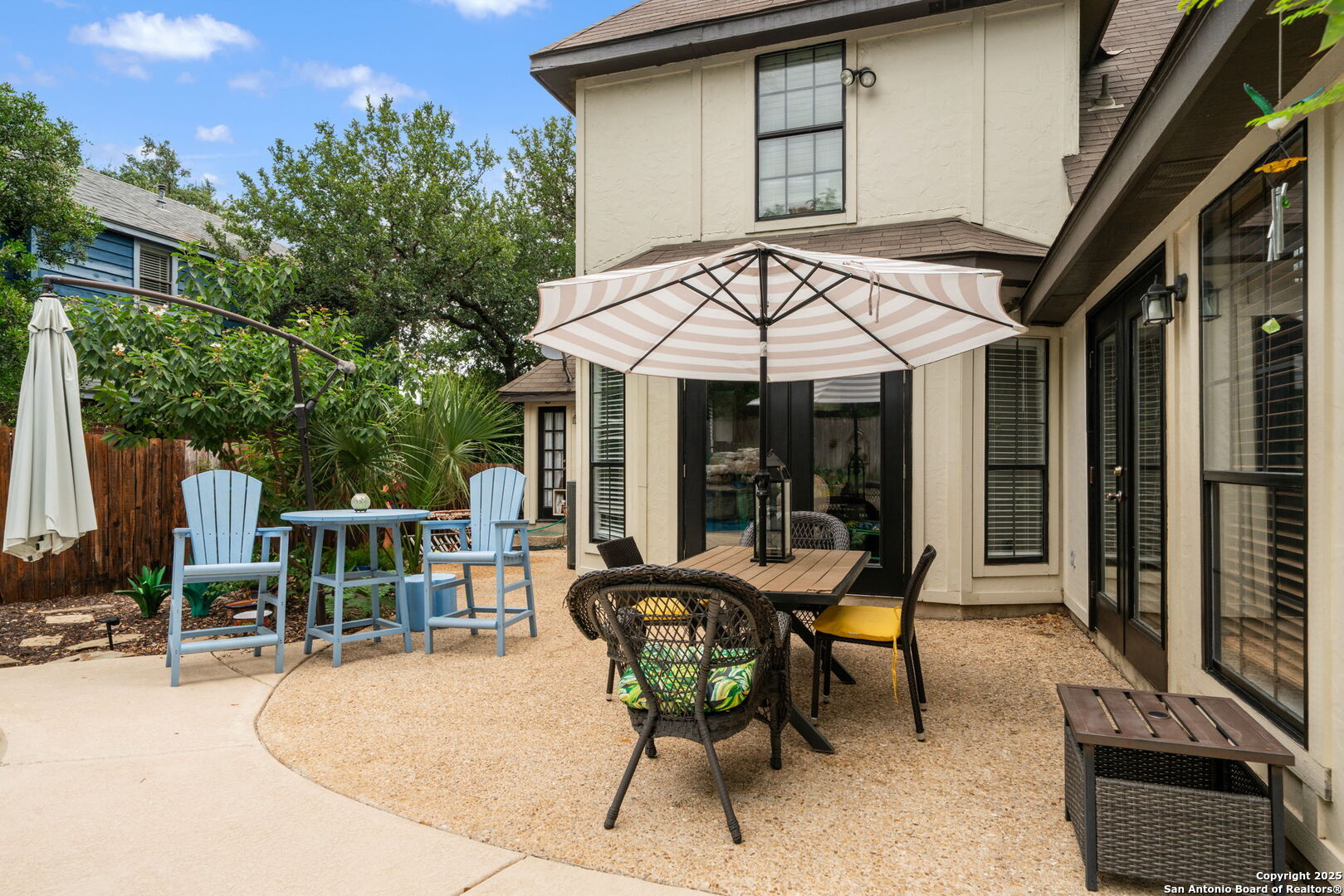 15427 Pebble Gate