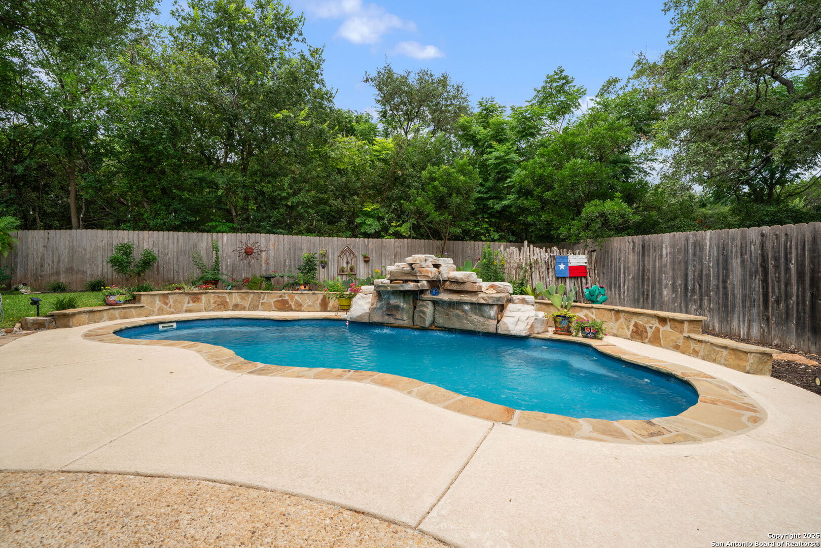 15427 Pebble Gate