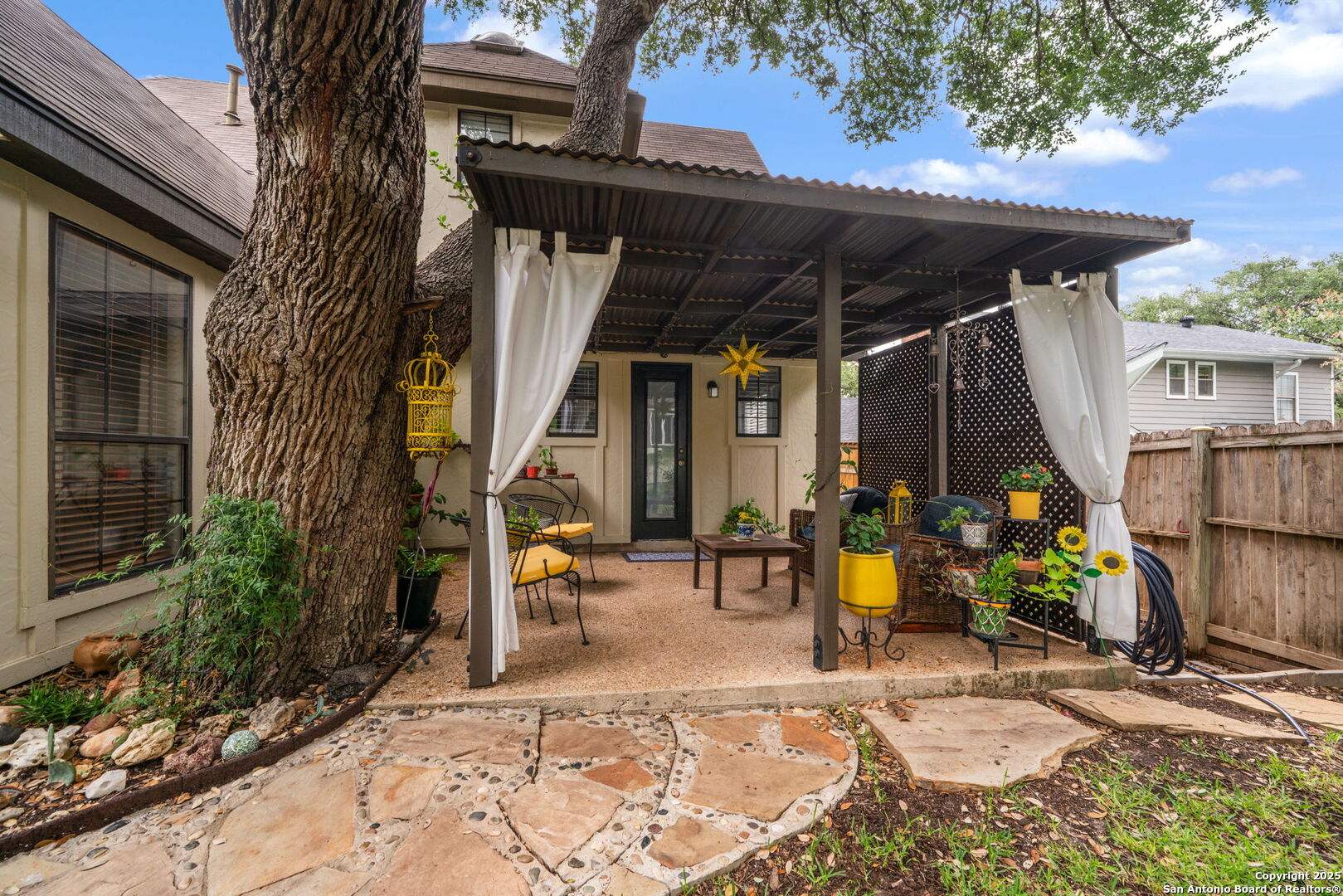 15427 Pebble Gate