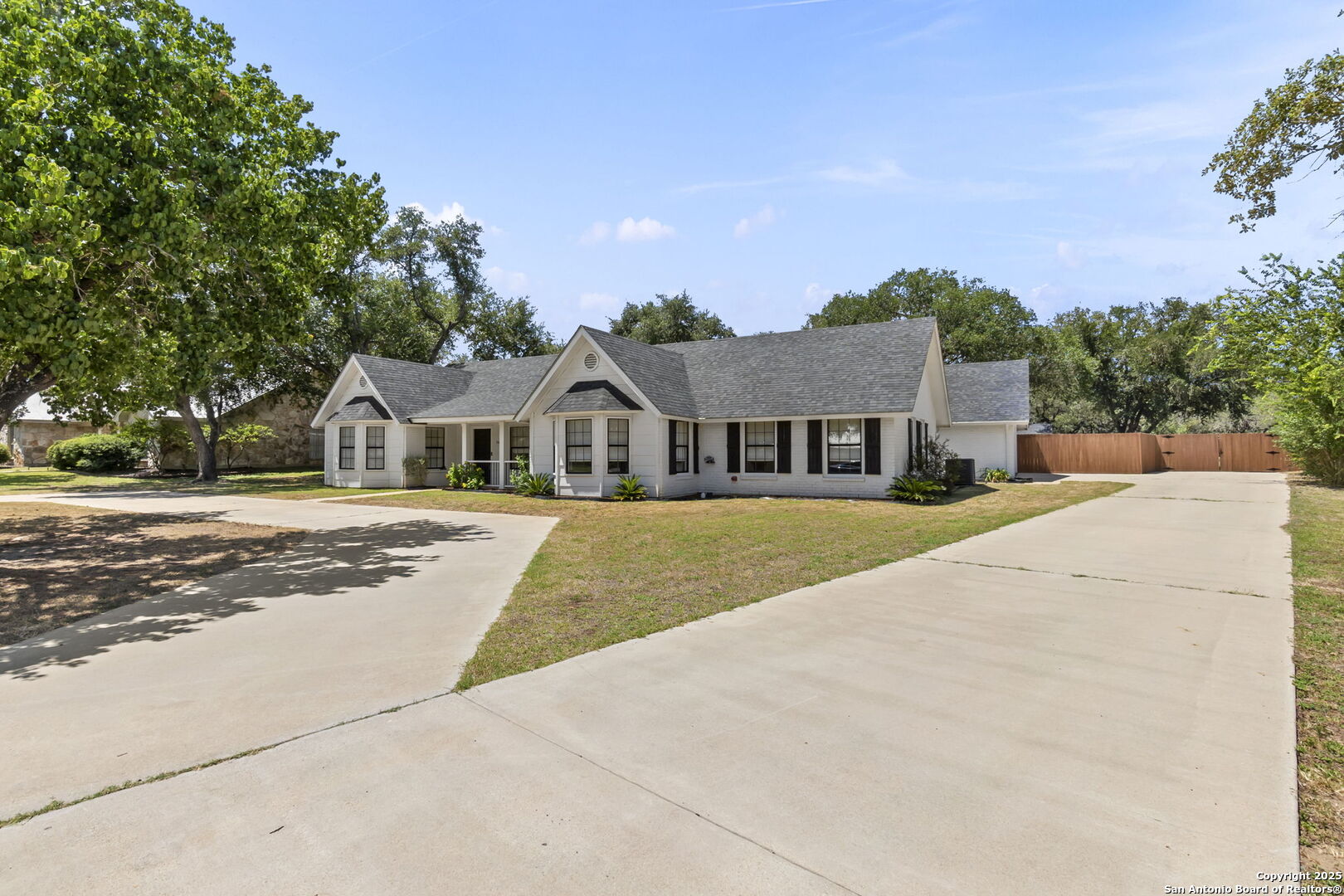 1616 Continental Dr W