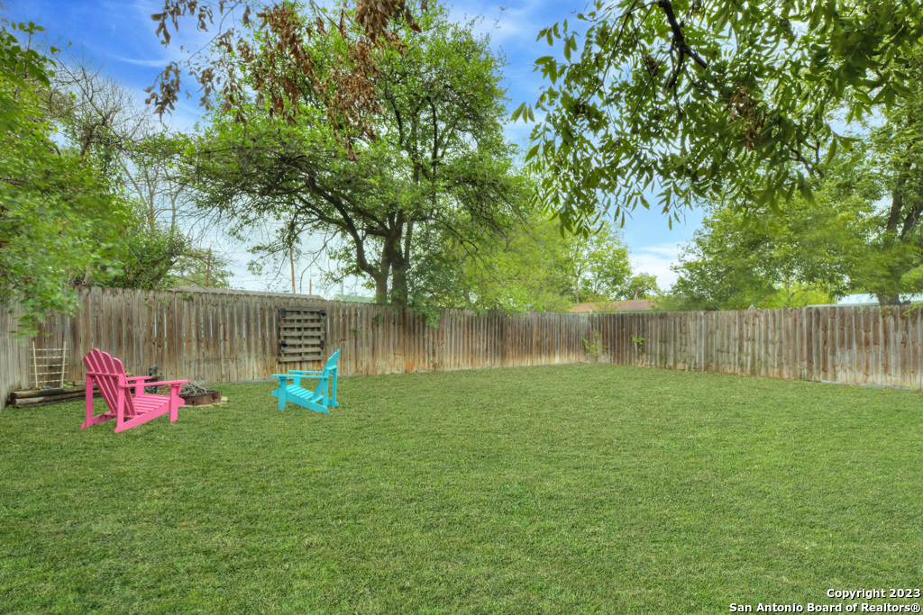 453 W MITCHELL ST