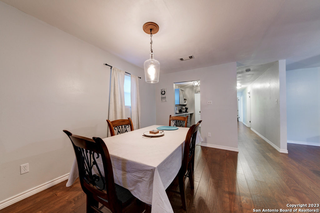 453 W MITCHELL ST