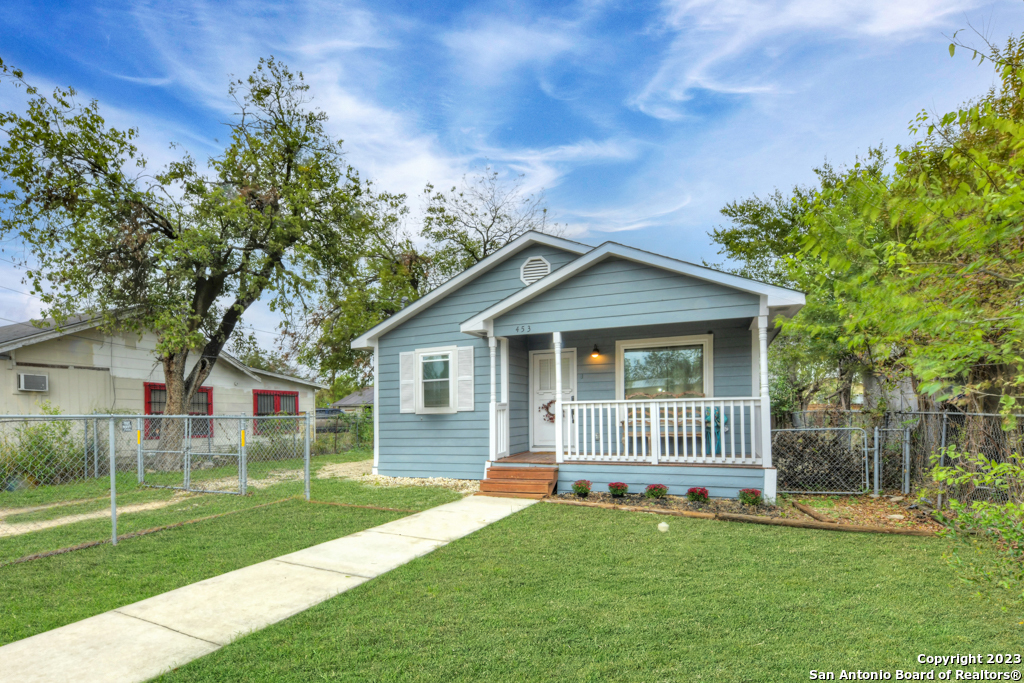 453 W MITCHELL ST