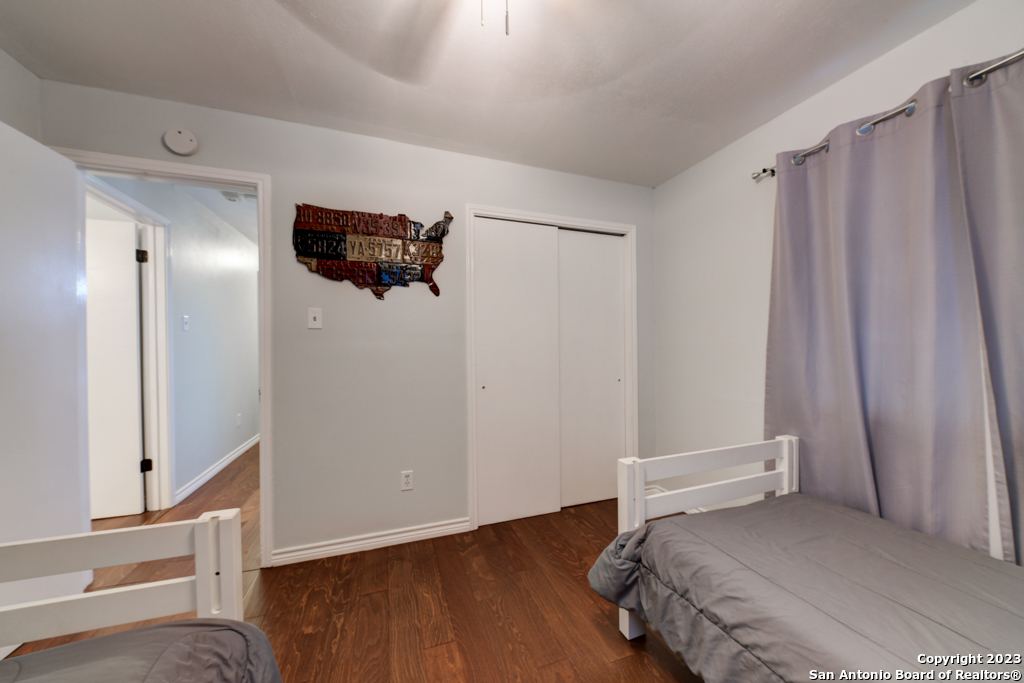 453 W MITCHELL ST