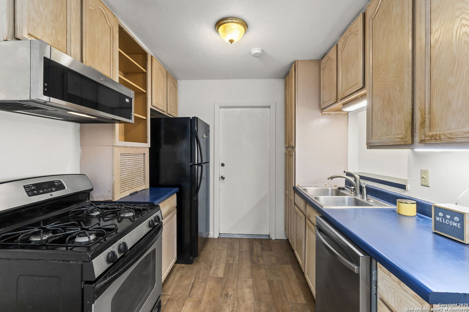 4907 Longfellow