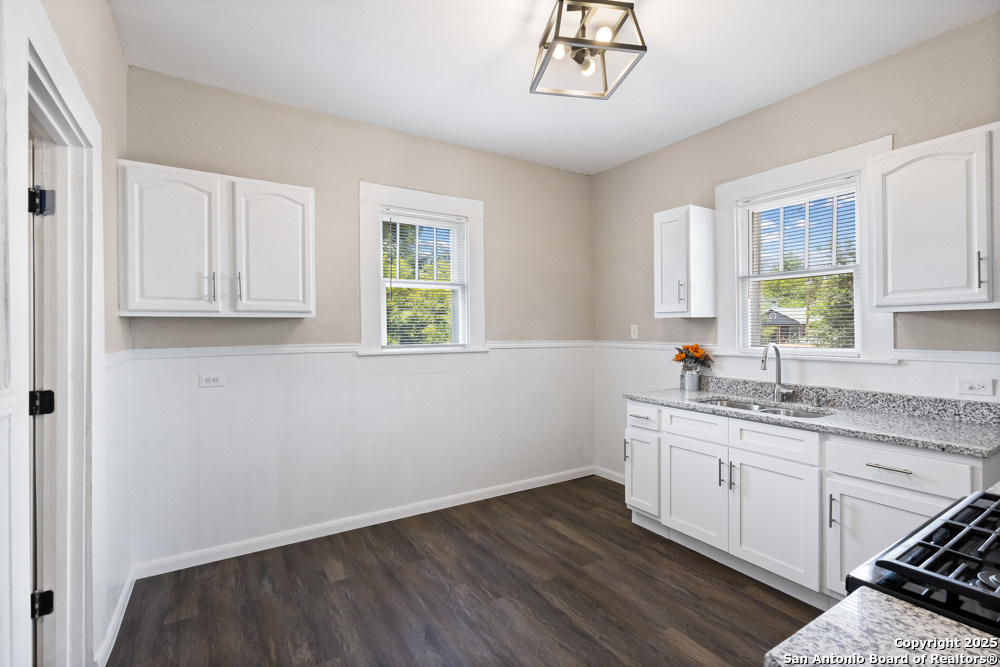 309 S Hackberry