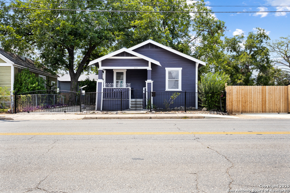 309 S Hackberry