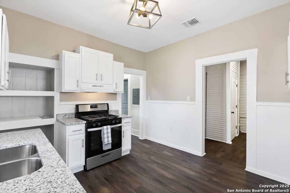 309 S Hackberry