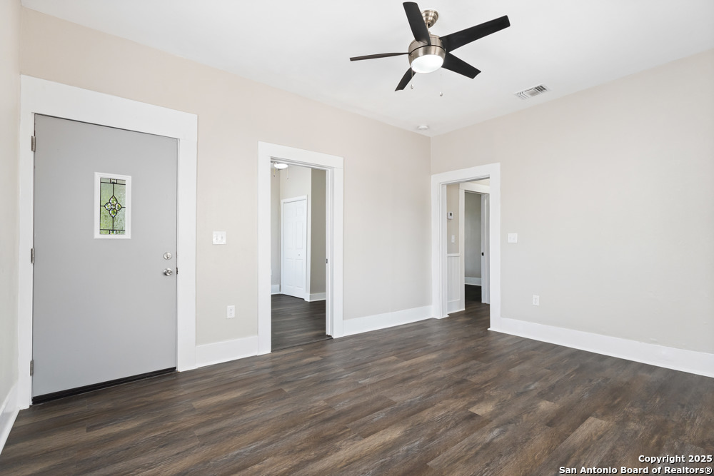 309 S Hackberry