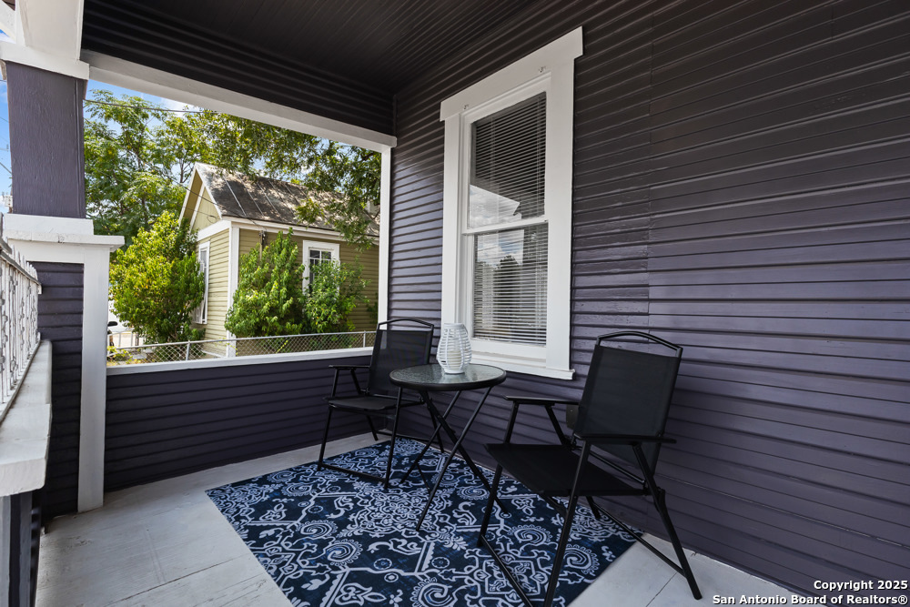 309 S Hackberry