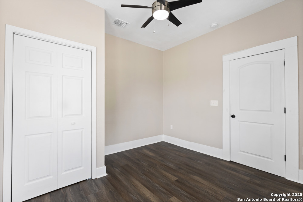 309 S Hackberry