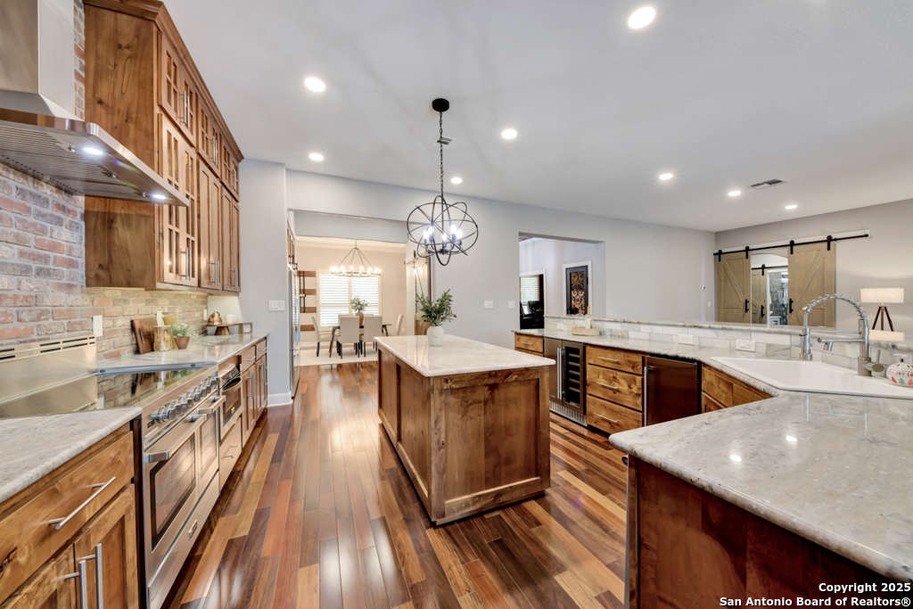 2437 River Way
