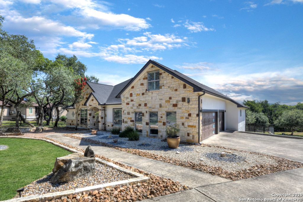 2437 River Way