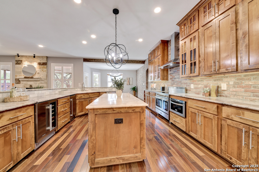2437 River Way