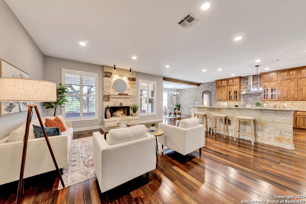 2437 River Way