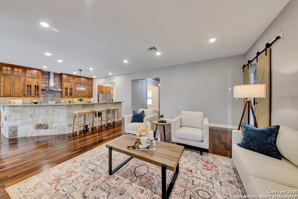 2437 River Way