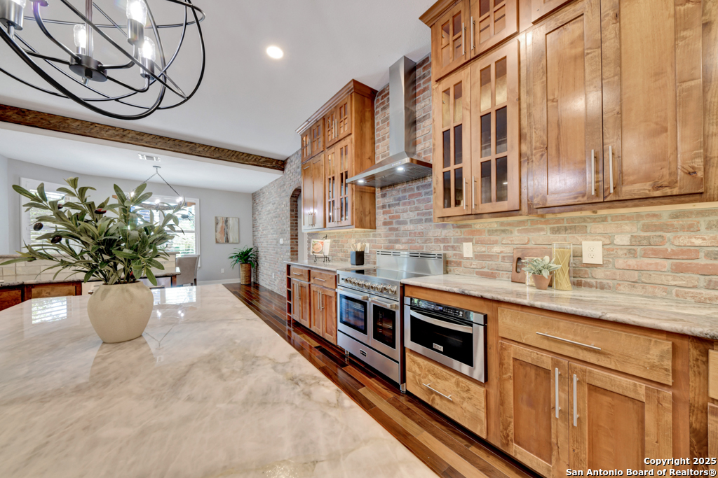 2437 River Way