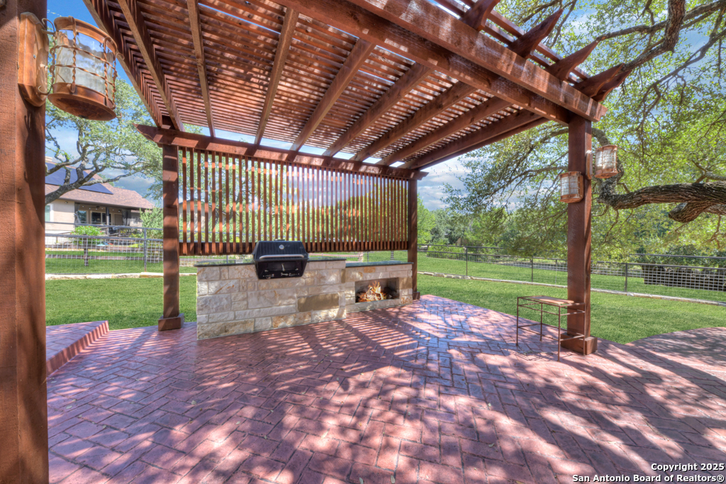 2437 River Way