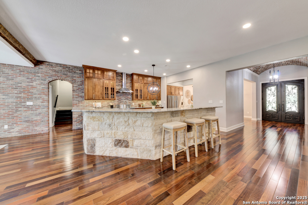 2437 River Way